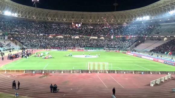 Tunisie : les longues files d’attente devant les guichets, c’est fini ! 
